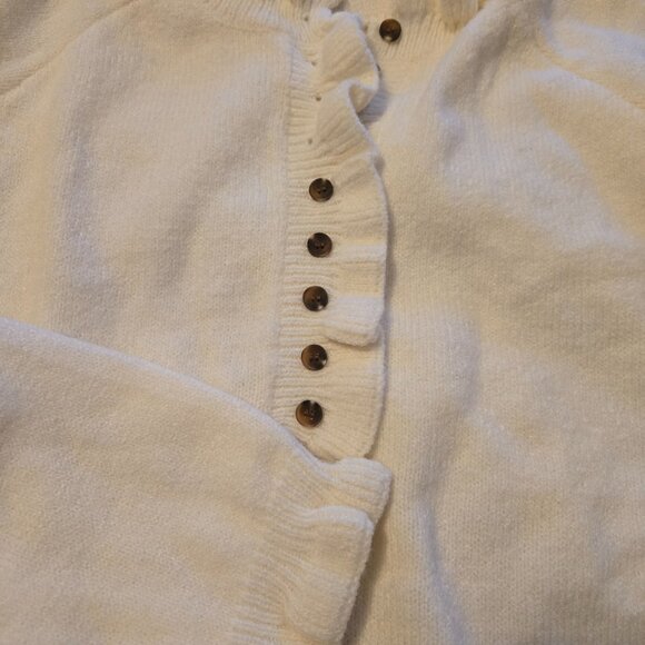 NWT White Sweater Size Large - Picture 4 of 5